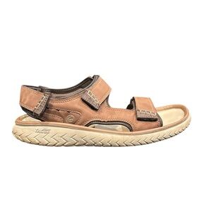 Clark’s men’s tan sandals size 11. Adjustable straps